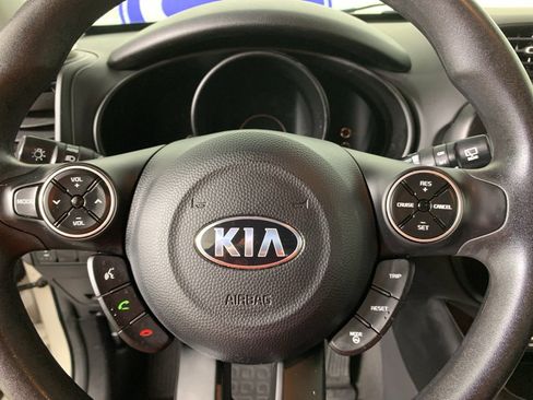 Used 2016 Kia Soul + image 21