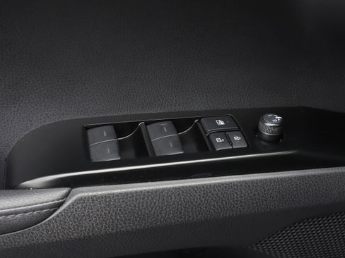 Used 2025 Toyota Camry XSE FWD image 23