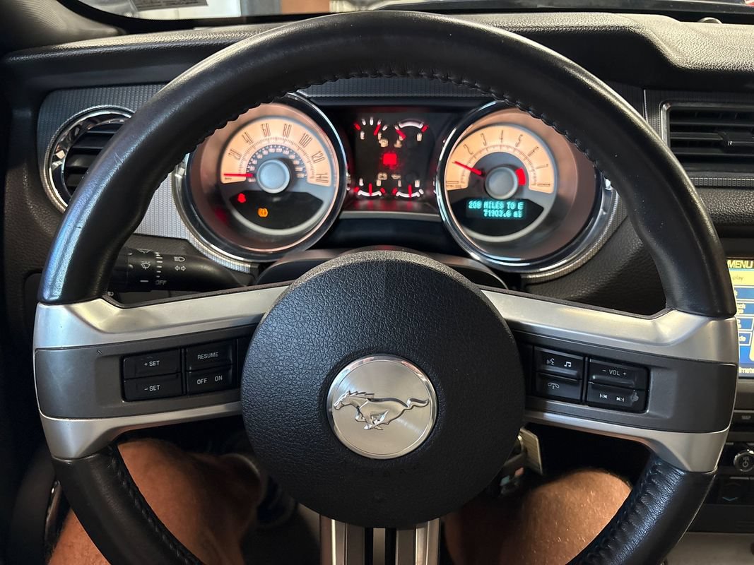 Used 2010 Ford Mustang GT Premium RWD image 40
