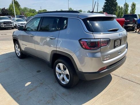 Certified 2019 Jeep Compass Latitude w/ Popular Equipment Group AWD/4WD image 4