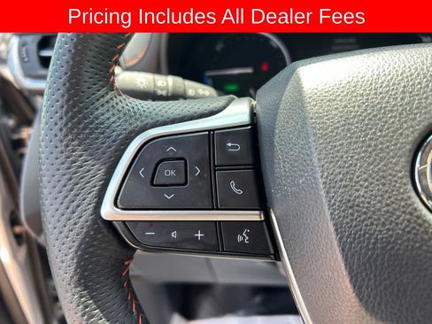 Used 2024 Toyota Sienna XSE w/ XSE Plus Package FWD image 8