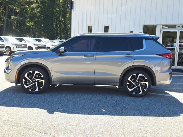 Used 2022 Mitsubishi Outlander SEL AWD/4WD image 2