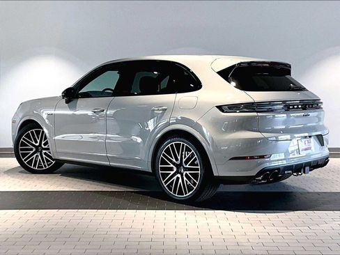 New 2026 Porsche Cayenne Turbo AWD/4WD image 3