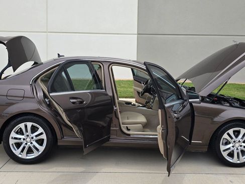 Used 2013 Mercedes-Benz C 250 Sedan image 12