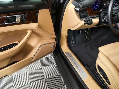 Used 2023 Porsche Panamera 4S w/ Premium Package image 8