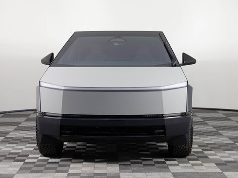 Used 2024 Tesla Cybertruck AWD Crew Cab image 12