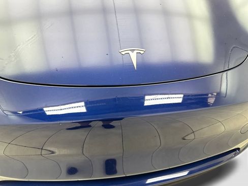 Used 2023 Tesla Model Y Long Range AWD/4WD image 25
