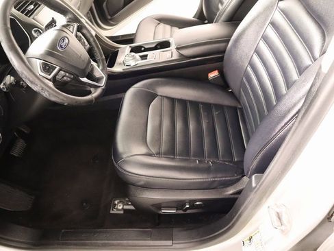 Used 2019 Ford Fusion SEL image 11
