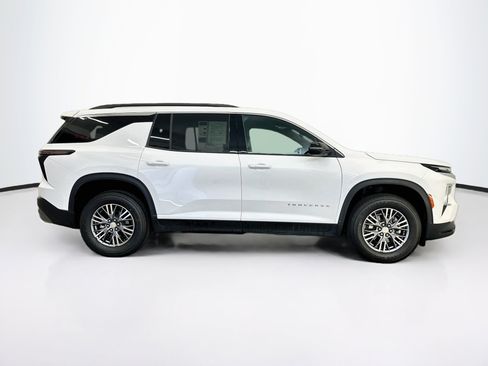 Used 2025 Chevrolet Traverse LT AWD/4WD image 10