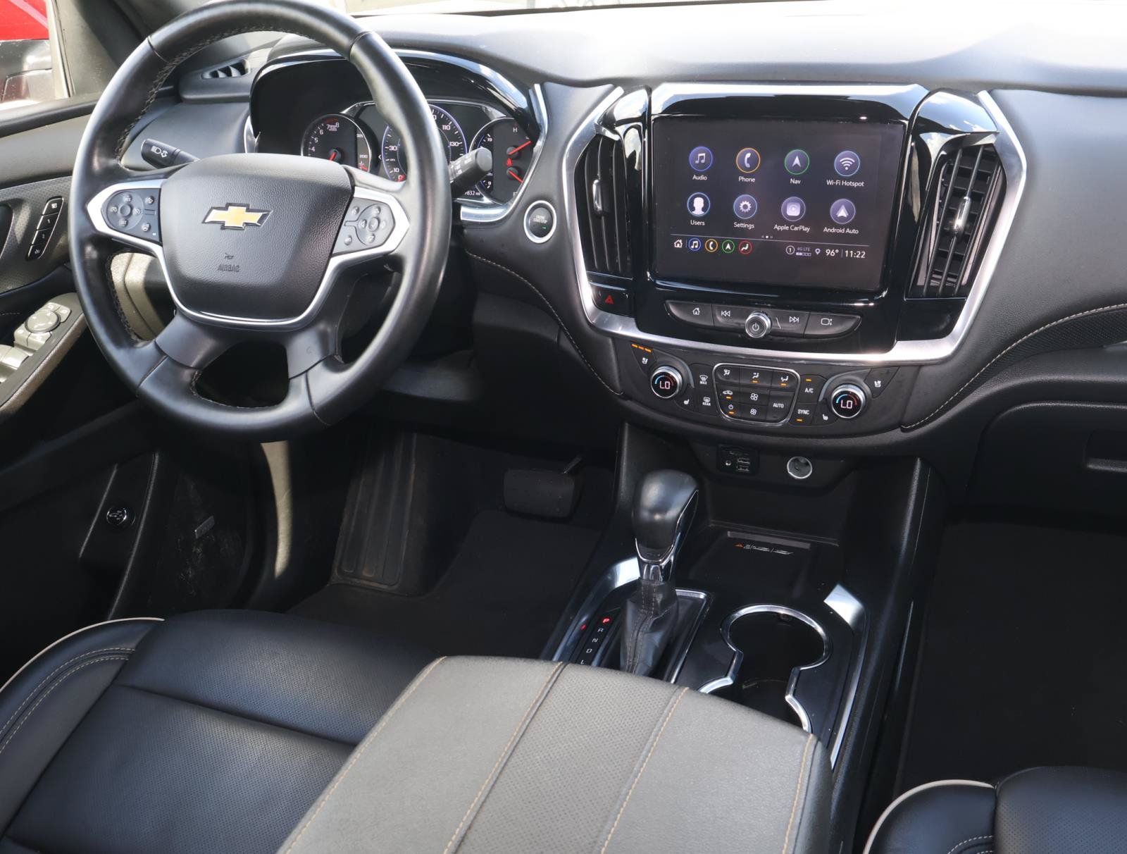 Used 2023 Chevrolet Traverse Premier FWD image 12