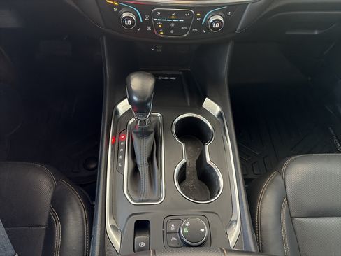 Used 2021 Chevrolet Traverse Premier FWD image 26