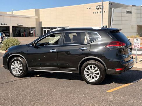 Certified 2020 Nissan Rogue SV FWD image 4