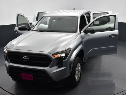 Used 2025 Toyota Tacoma SR AWD/4WD image 31