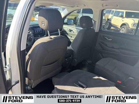 Used 2021 Chevrolet Traverse LT FWD image 38