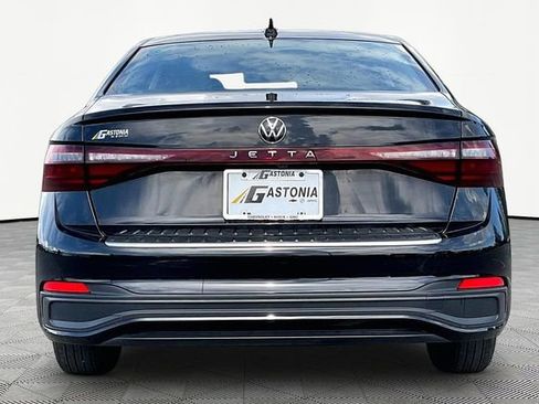Used 2025 Volkswagen Jetta S image 6