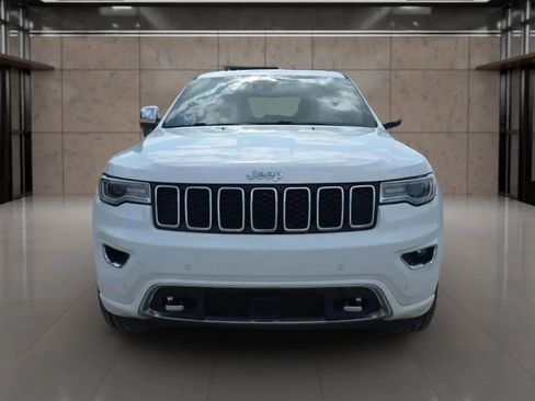 Used 2018 Jeep Grand Cherokee Overland AWD/4WD image 4