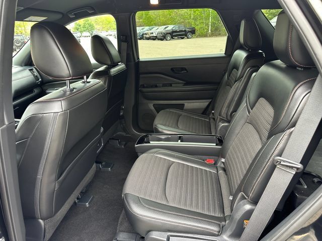 Used 2023 Nissan Pathfinder Rock Creek AWD/4WD image 19