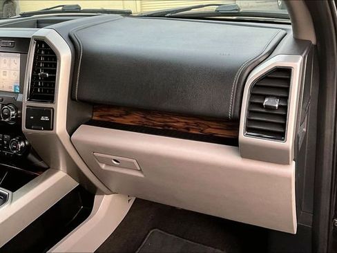 Used 2019 Ford F150 Lariat image 16