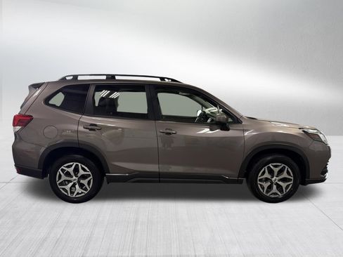 Certified 2024 Subaru Forester Premium AWD/4WD image 8