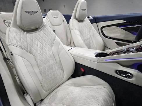 Used 2025 Aston Martin DB12 Convertible image 21