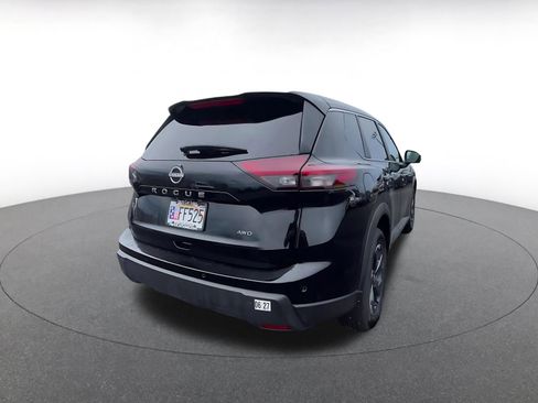 Used 2025 Nissan Rogue SV image 14
