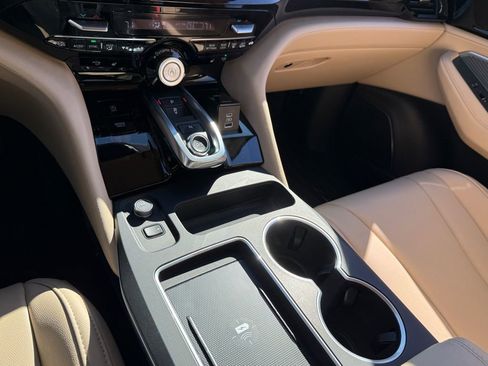 Used 2025 Acura MDX SH-AWD image 27