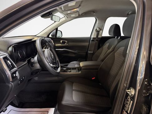 Used 2023 Kia Sorento LX AWD/4WD image 12
