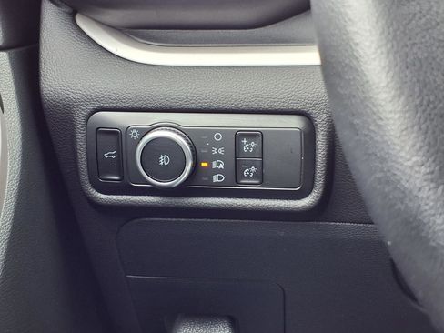Used 2024 Ford Explorer XLT w/ Equipment Group 202A AWD/4WD image 21