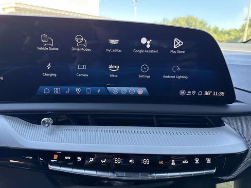 Certified 2025 Cadillac Optiq Sport 2 image 23