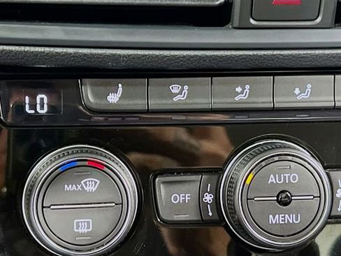 Used 2024 Volkswagen Jetta SE image 19