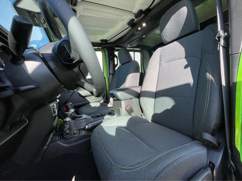 New 2025 Jeep Gladiator Sport image 21