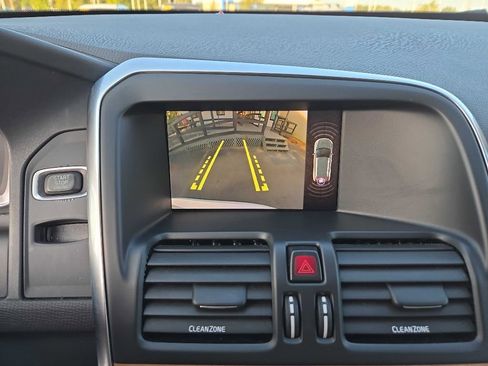 Used 2017 Volvo XC60 T6 Inscription w/ Climate Package image 24