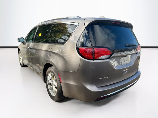 Used 2017 Chrysler Pacifica Touring-L Plus w/ Tire & Wheel Group FWD image 5