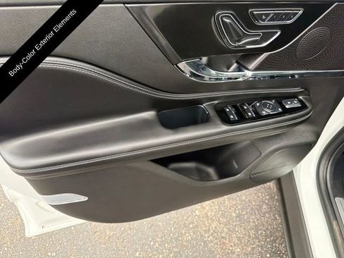 Used 2023 Lincoln Corsair Reserve image 15