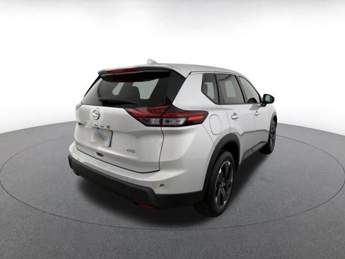 Used 2025 Nissan Rogue SV AWD/4WD image 11