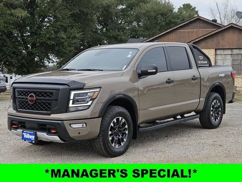 Used 2023 Nissan Titan PRO-4X w/ Pro-4x Convenience Package image 4