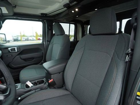 New 2025 Jeep Gladiator Sport image 33