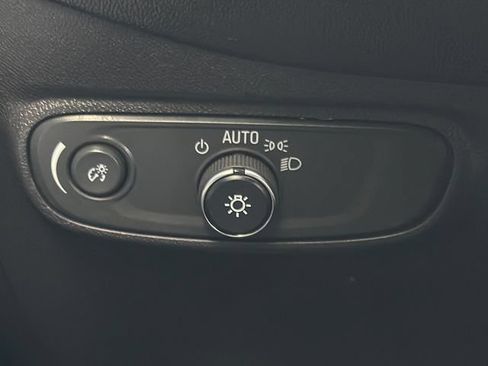 Used 2022 Chevrolet Equinox RS w/ RS Leather Package FWD image 33