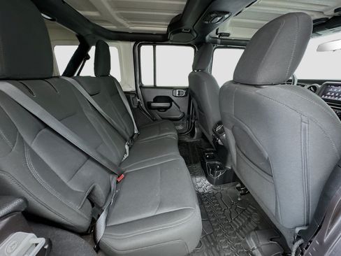 Used 2018 Jeep Wrangler Unlimited Sport S AWD/4WD image 18