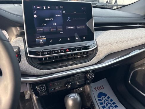 Certified 2023 Jeep Compass Latitude image 22