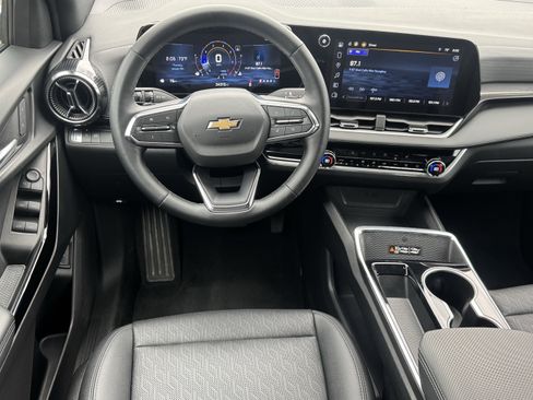 Used 2025 Chevrolet Equinox LT w/ Convenience Package II image 7