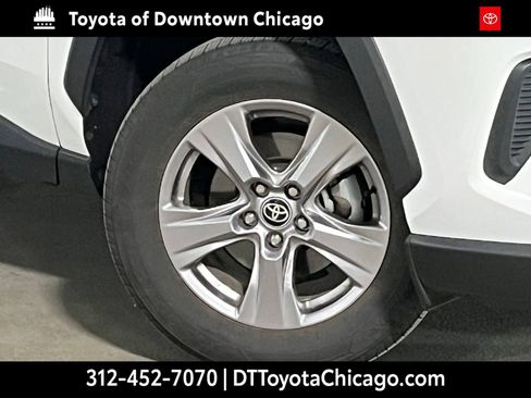 Used 2025 Toyota RAV4 XLE AWD/4WD image 2