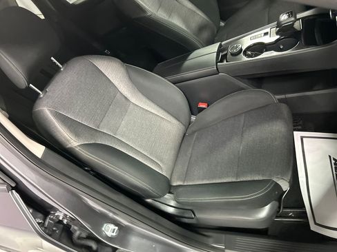 Used 2022 Nissan Rogue S image 23