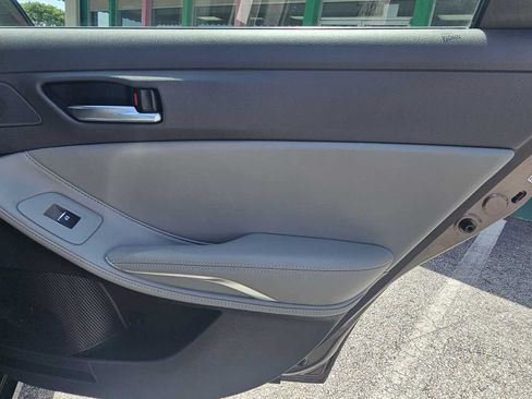 Used 2019 Toyota Avalon XLE w/ Moonroof Package FWD image 27