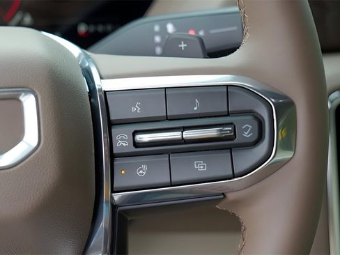 New 2026 GMC Yukon Denali w/ Sun & Power Step Package image 13