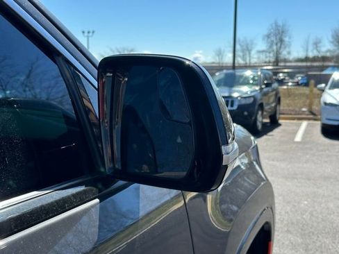 Used 2023 Jeep Wagoneer 4WD w/ Premium Group I image 13