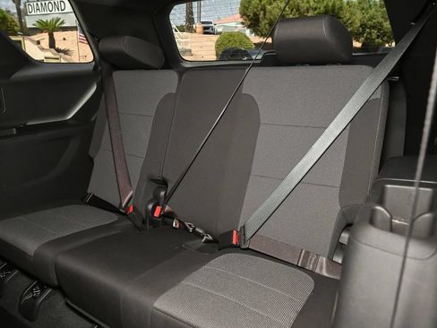 Used 2023 Chevrolet Traverse LT FWD image 39