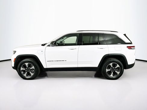 Used 2022 Jeep Grand Cherokee Limited 4xe w/ Luxury Tech Group II AWD/4WD image 4