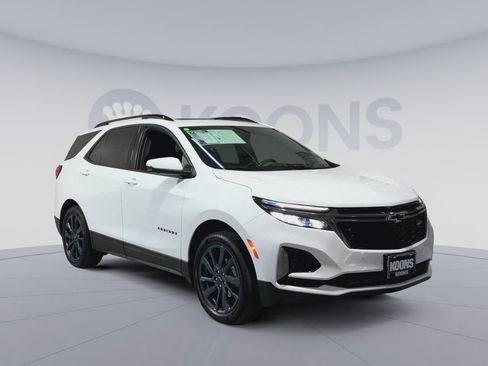 Used 2022 Chevrolet Equinox RS w/ RS Leather Package image 2