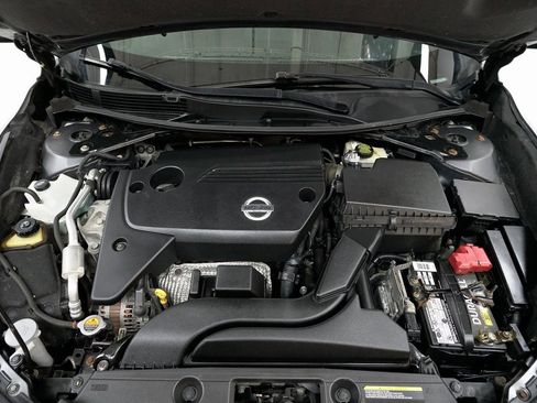 Used 2015 Nissan Altima 2.5 SV image 3